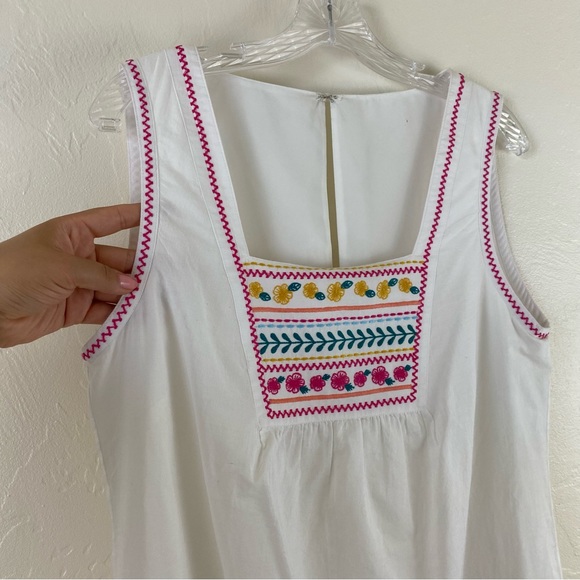 BCBG Size Small White & Pink Embroidered Sleeveless Cotton Slip-on Mini Dress - Picture 2 of 6